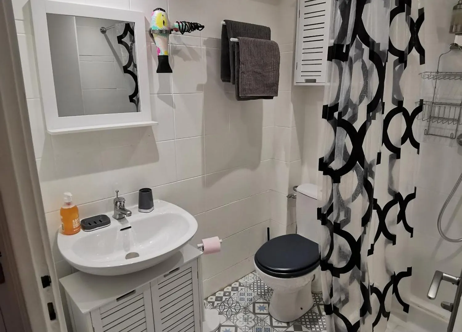 Aubagne Centre Ancien Avec Place De Stationnement Et Climatisation Incluse Apartment