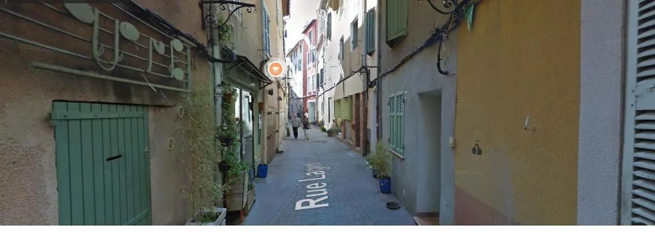 Aubagne Centre Ancien Avec Place De Stationnement Et Climatisation Incluse Apartment 0*,  France